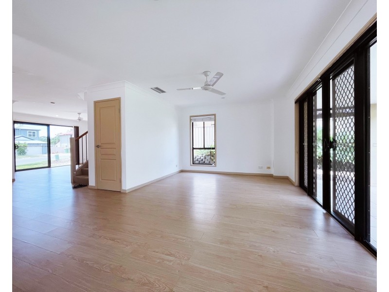 13 Caragh Crescent, Oxenford QLD 4210