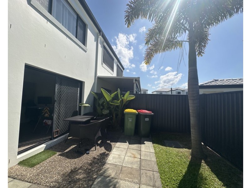 28/2 Concord Circuit, Robina QLD 4226