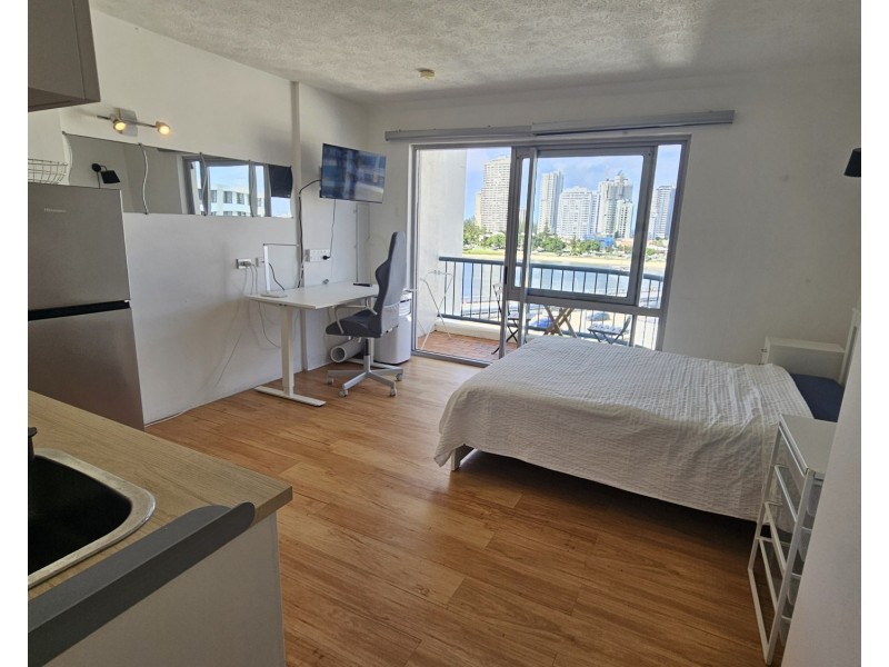 812/2 Barney Street, Southport QLD 4215