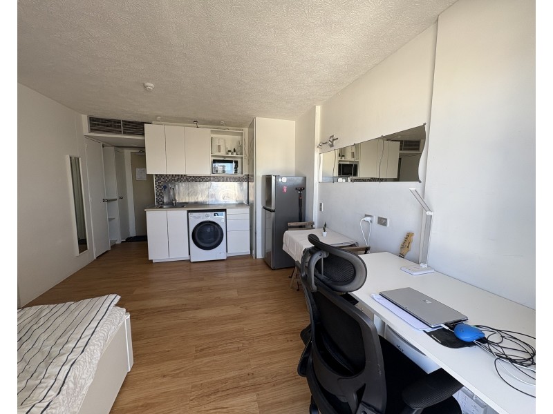 812/2 Barney Street, Southport QLD 4215