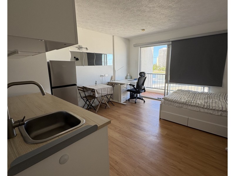 812/2 Barney Street, Southport QLD 4215