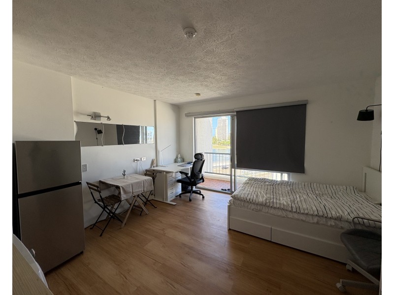 812/2 Barney Street, Southport QLD 4215