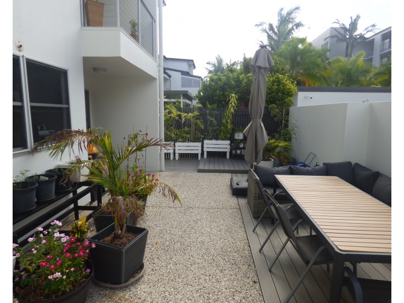 84/7 Grand Parade, Kawana Island QLD 4575