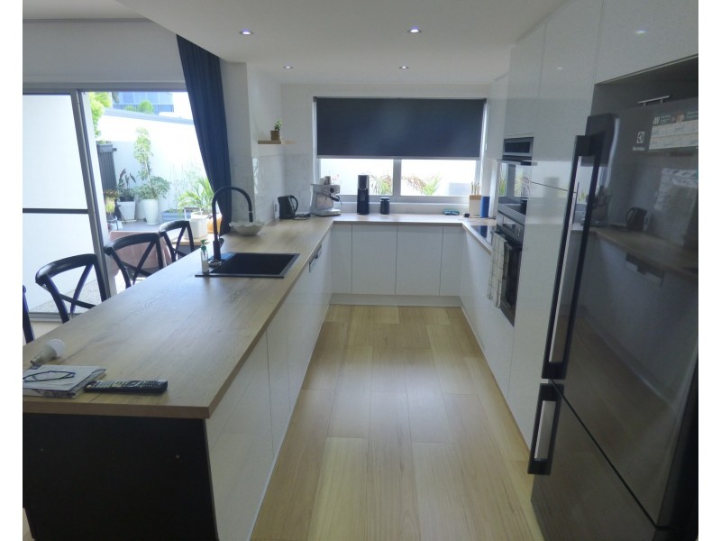 84/7 Grand Parade, Kawana Island QLD 4575