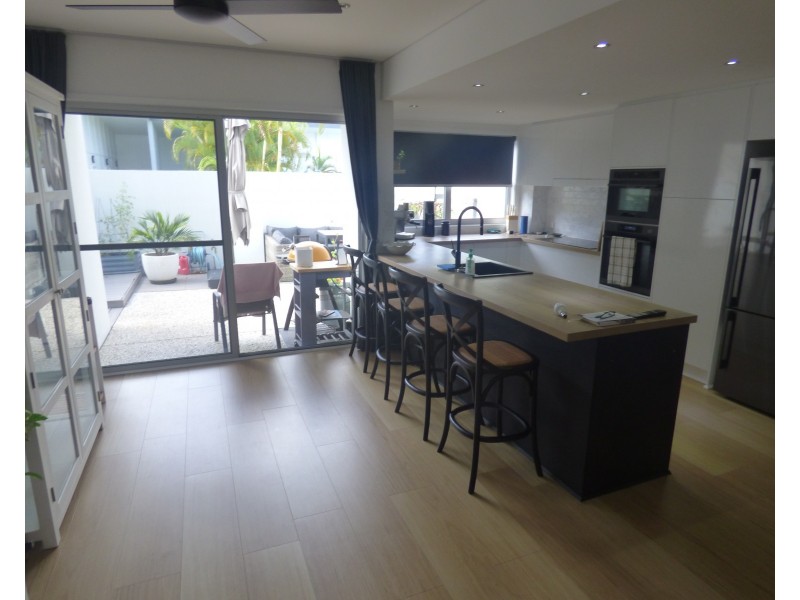 84/7 Grand Parade, Kawana Island QLD 4575