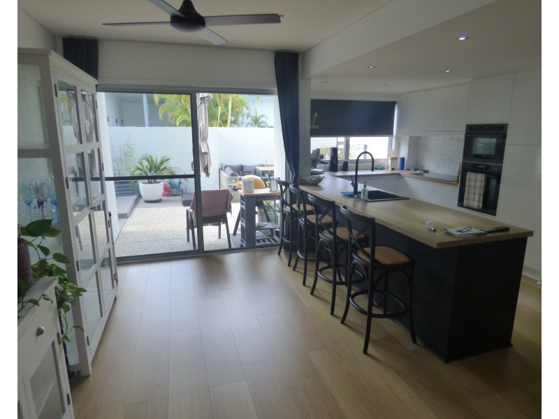 84/7 Grand Parade, Kawana Island QLD 4575