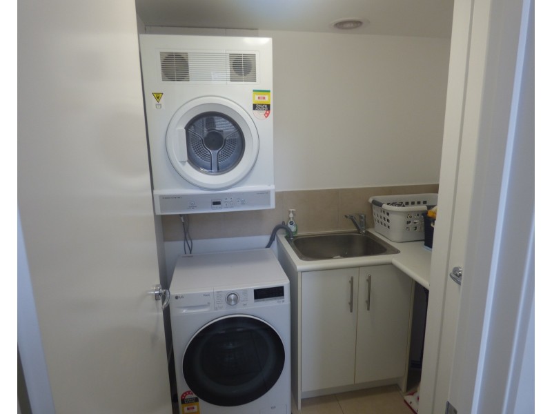 84/7 Grand Parade, Kawana Island QLD 4575