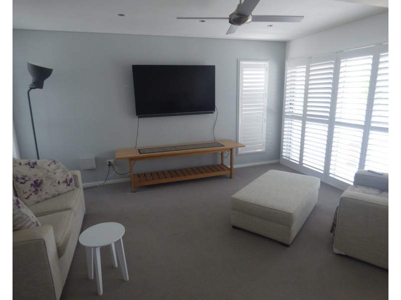 84/7 Grand Parade, Kawana Island QLD 4575