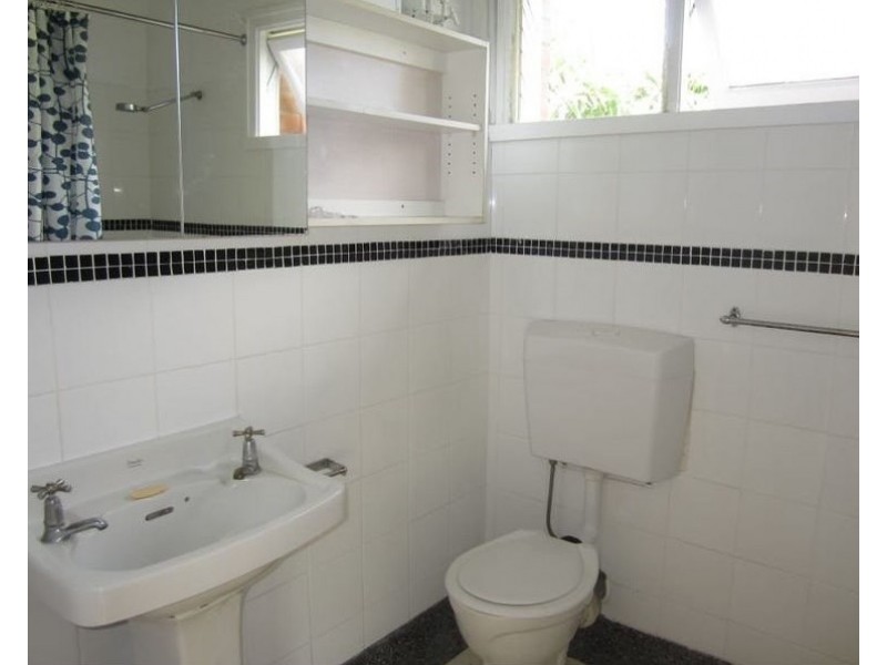 8/24 Hazlewood Street, New Farm QLD 4005