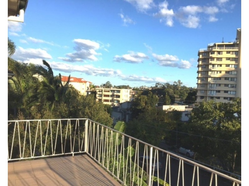 8/24 Hazlewood Street, New Farm QLD 4005