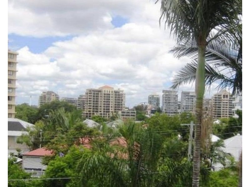 8/24 Hazlewood Street, New Farm QLD 4005