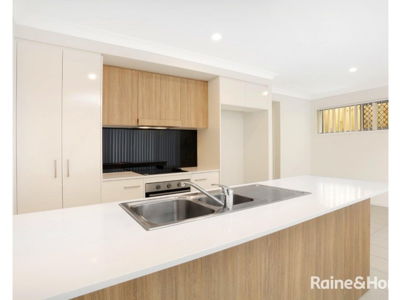 163/63 Watercress Boulevard, Redbank Plains QLD 4301