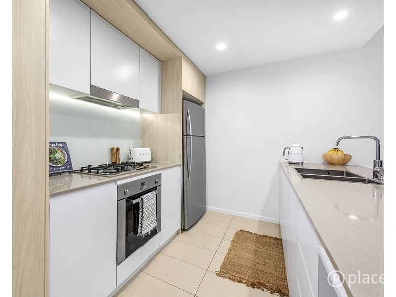 1007/123 Cavendish Road, Coorparoo QLD 4151