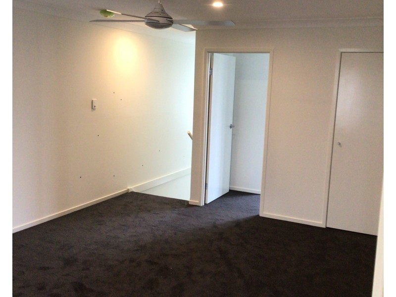 60/1 Isla St, Pimpama QLD 4209