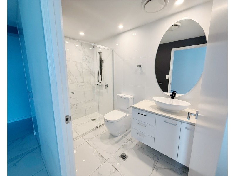 4806/5 Harbour Side Court, Biggera Waters QLD 4216