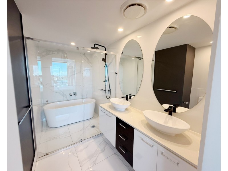 4806/5 Harbour Side Court, Biggera Waters QLD 4216