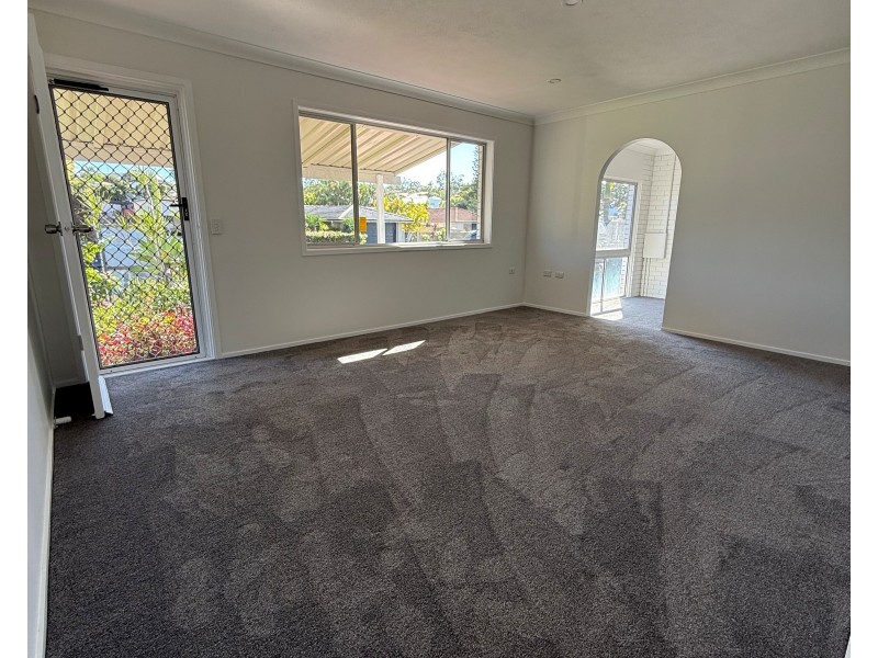 22 Tumbarumba Avenue, Ashmore QLD 4214
