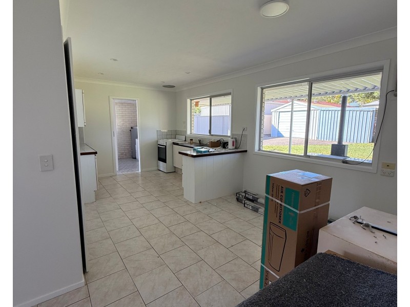 22 Tumbarumba Avenue, Ashmore QLD 4214