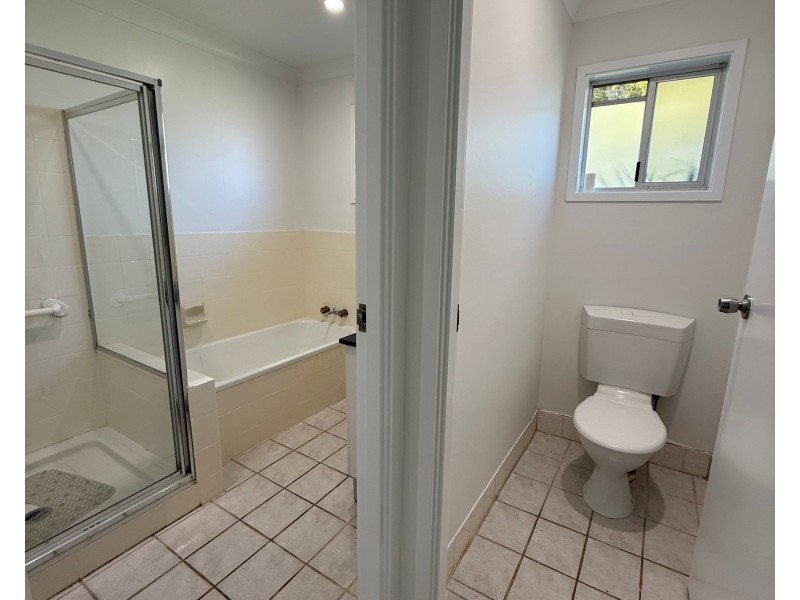 22 Tumbarumba Avenue, Ashmore QLD 4214