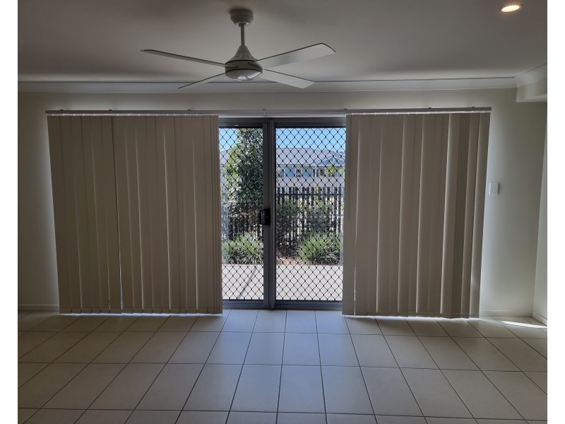 17/1 Isla Street, Pimpama QLD 4209