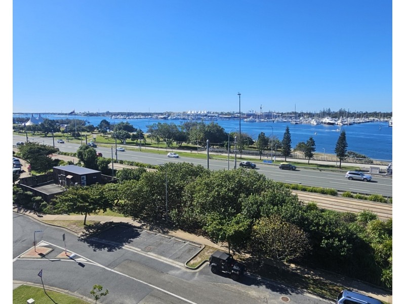 616/2 Barney Street, Southport QLD 4215
