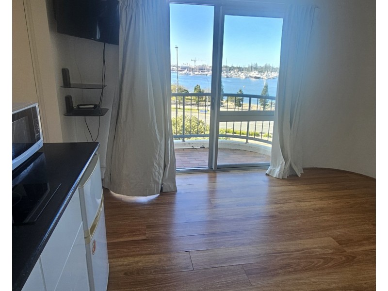 616/2 Barney Street, Southport QLD 4215