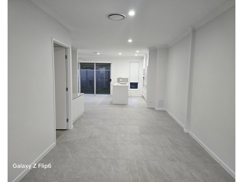 26/8 Taylor Place, Mackenzie QLD 4156