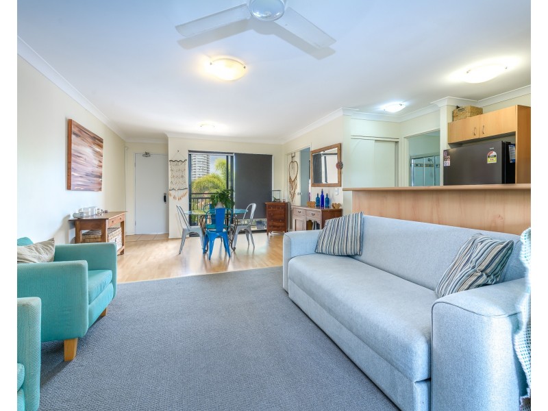 13/4 Mawarra st, Palm Beach QLD 4221