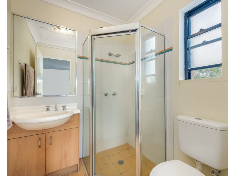 13/4 Mawarra st, Palm Beach QLD 4221