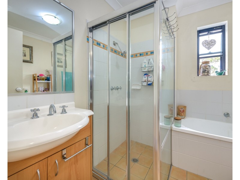 13/4 Mawarra st, Palm Beach QLD 4221