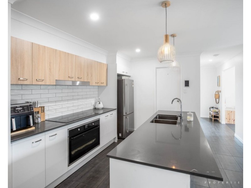 27 Weyba Street, Morayfield QLD 4506