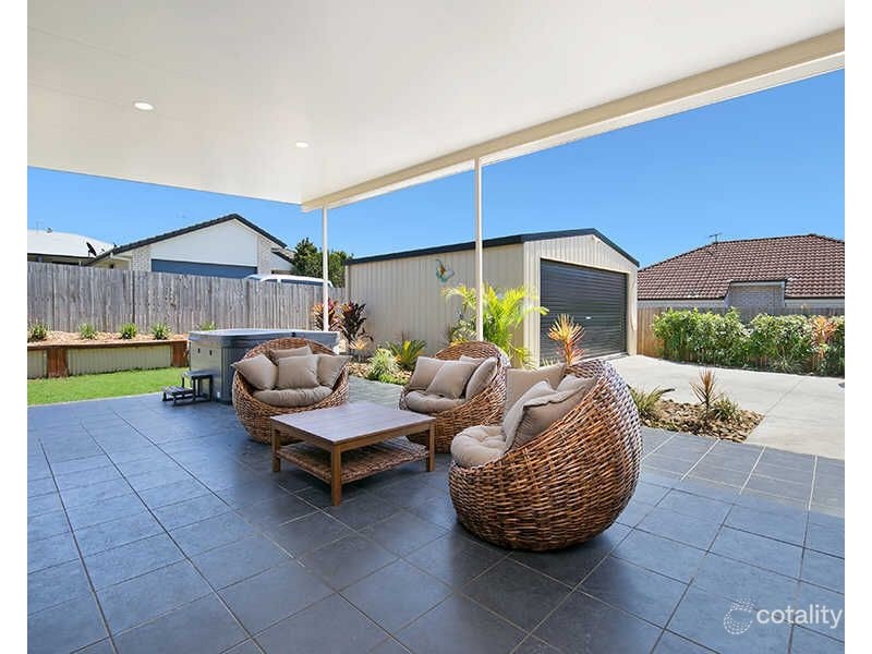61 Paul Drive, Regents Park QLD 4118