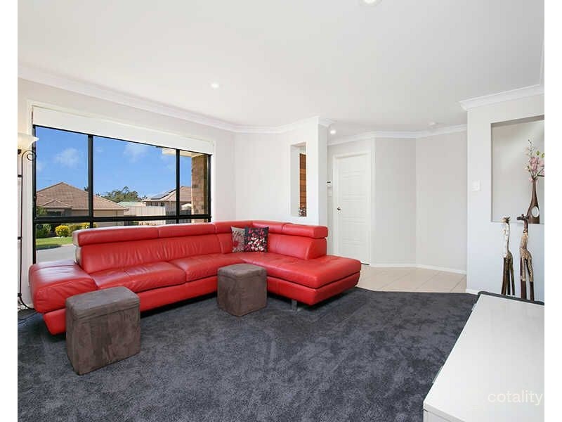 61 Paul Drive, Regents Park QLD 4118