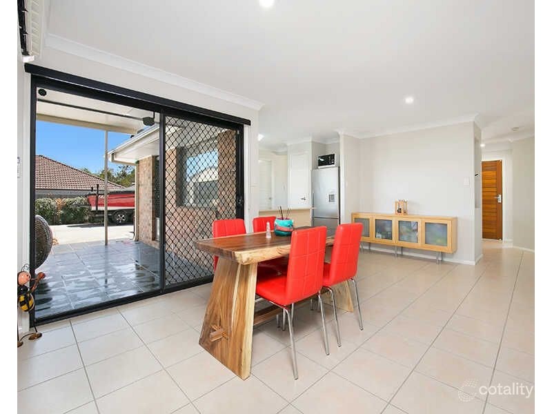 61 Paul Drive, Regents Park QLD 4118