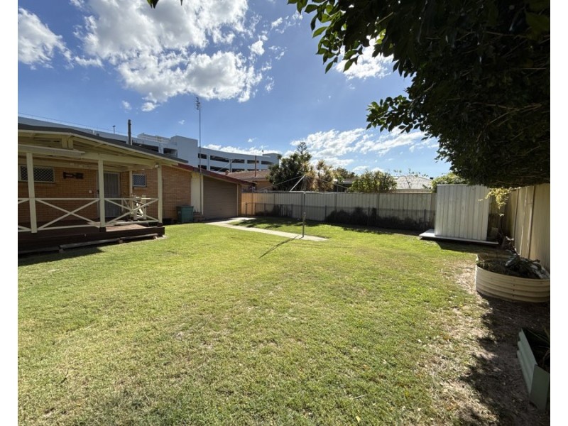 5 Fiona Street, Biggera Waters QLD 4216