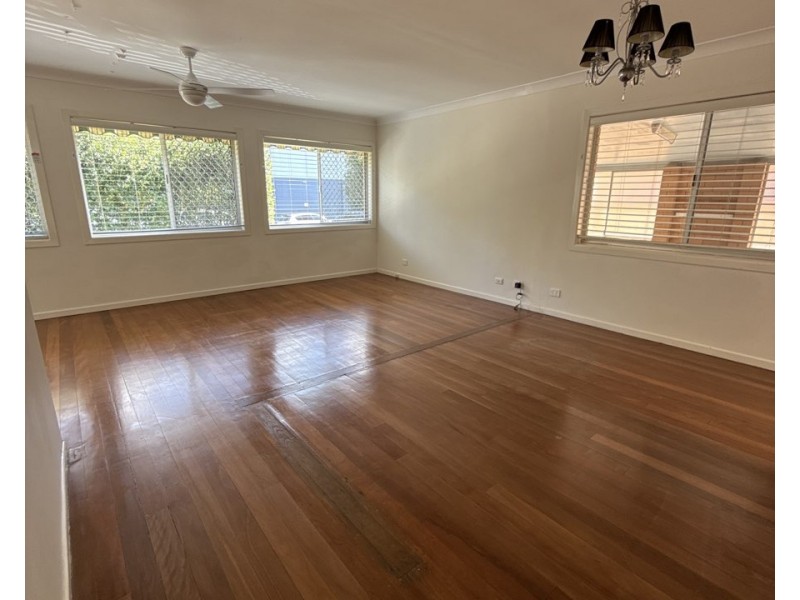 5 Fiona Street, Biggera Waters QLD 4216