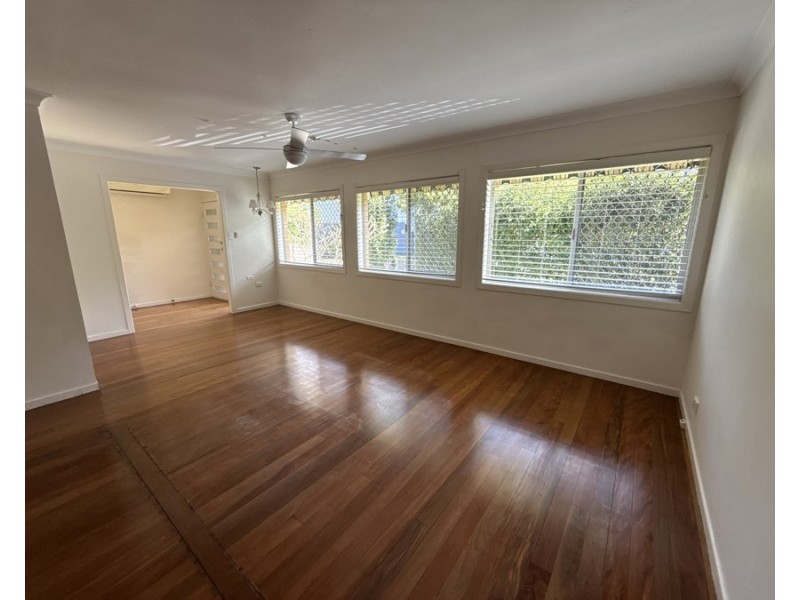 5 Fiona Street, Biggera Waters QLD 4216