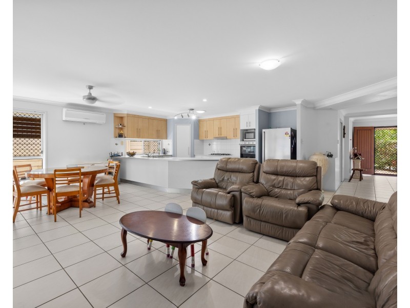 12 Daphne Place, Wakerley QLD 4154