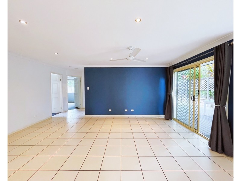 10 Debbie Way, Nerang QLD 4211