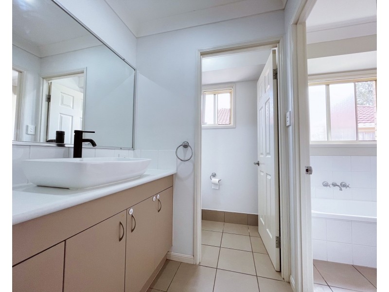 10 Debbie Way, Nerang QLD 4211