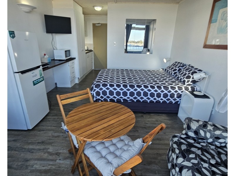 410/2 Barney Street, Southport QLD 4215