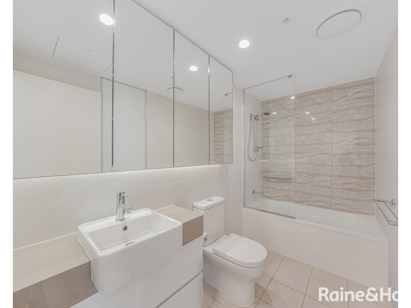 2095/123 Cavendish Road, Coorparoo QLD 4151