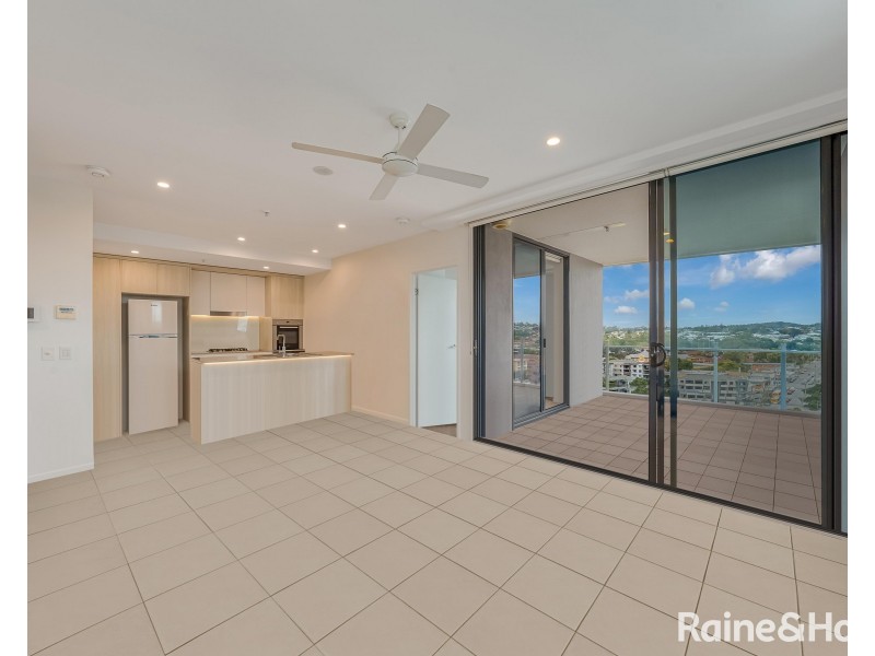 2095/123 Cavendish Road, Coorparoo QLD 4151