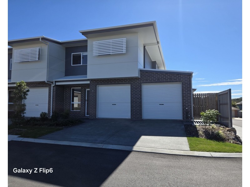 1/8 Taylor Place, Mackenzie QLD 4156