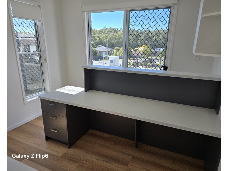 1/8 Taylor Place, Mackenzie QLD 4156