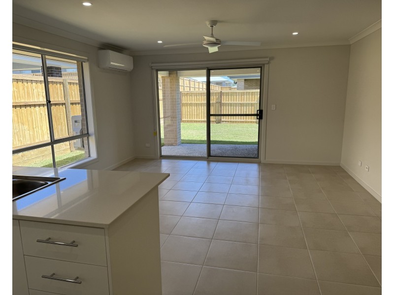 6 Chrysanthus Street, Crestmead QLD 4132