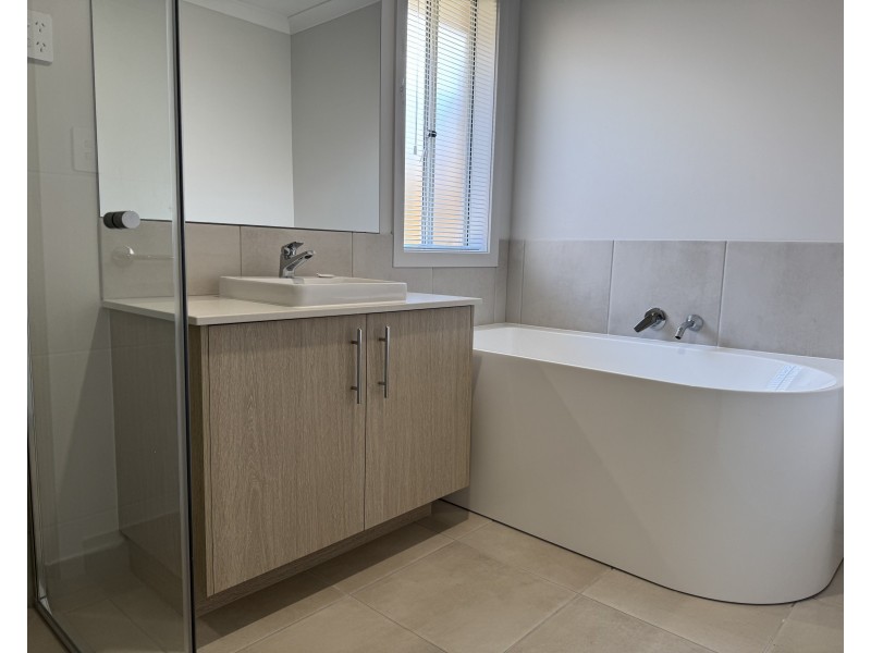 6 Chrysanthus Street, Crestmead QLD 4132