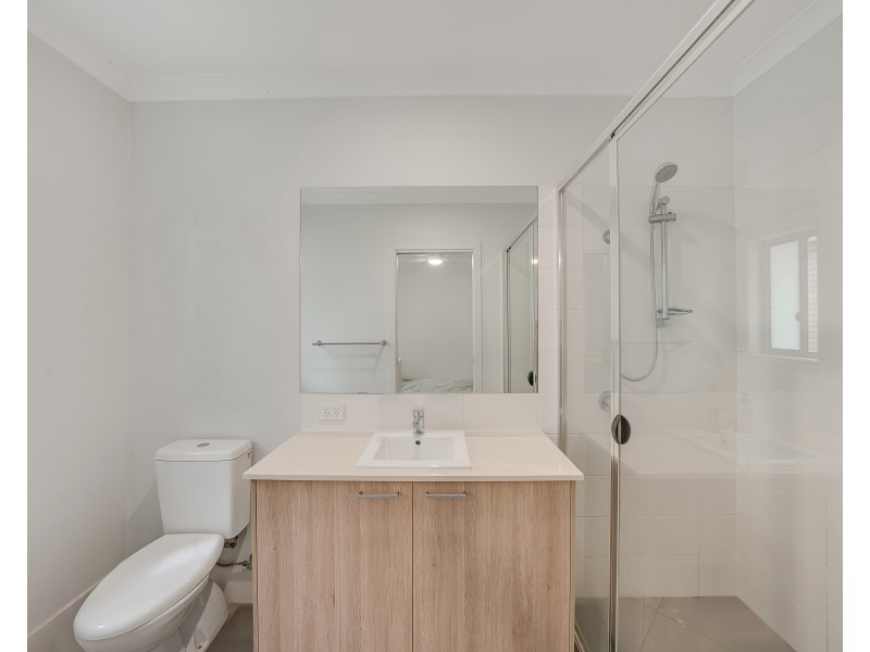 33 Gideon Gardens, Pimpama QLD 4209