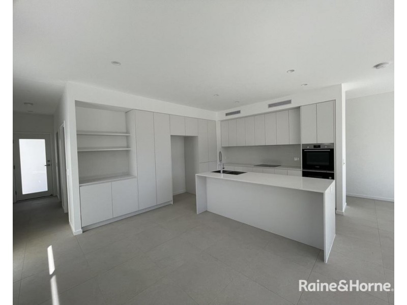 11 Stewart Road, Albany Creek QLD 4035