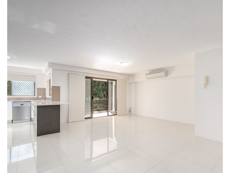 2/15 Mermaid Avenue, Mermaid Beach QLD 4218